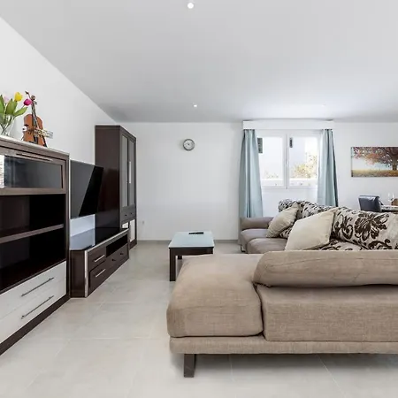 Villa Deluxe En Puerto Del Carmen Вилла